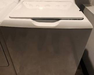 LIKE NEW GE Washing machine, stainless steel tub, very very nice