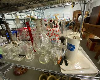 Show jars and graduates 