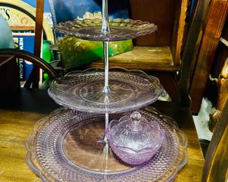 Retro Country Mauve by Villeroy & Boch 3-tier server and covered bowl