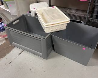 Storage containers