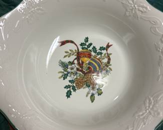Mikasa Holiday plate set