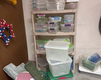 Plastic storage containers