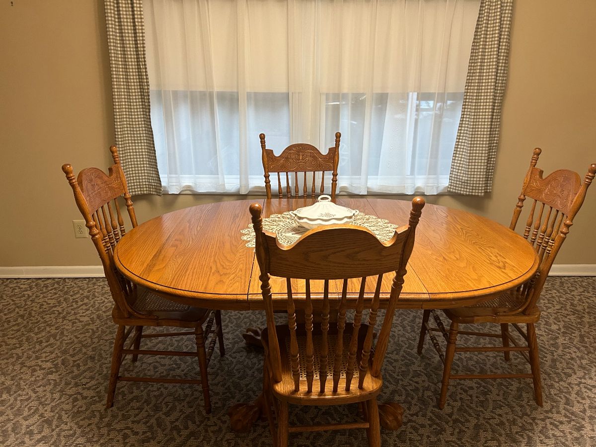 Oak dining table with 4 chairs