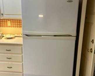Whirlpool refrigerator with ice maker