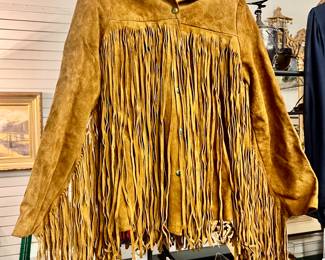 A vintage 1970s fringe seude jacket Women’s small !