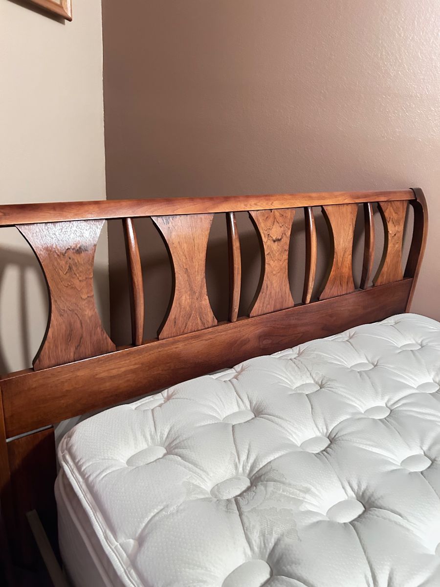 Closer Look- Kent Coffey Perspecta Mid-Century Modern Walnut Bed