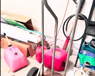 Dolly and gas containers