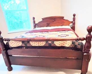 Four Poster Bed (Queen)