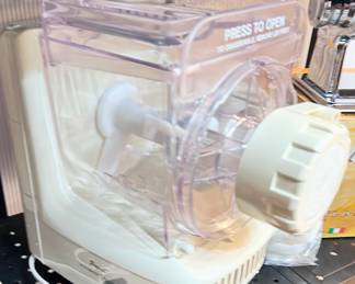 POPEIL Automatic Pasta Maker Model P400 with 12 Dies Manual Accessories Tools