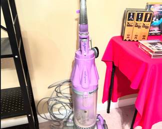 DYSON DC07 - ANIMAL - 1600W UPRIGHT VACUUM CLEANER 