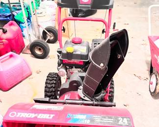 TROY-BILT STORM 2410 24" SNOW BLOWER