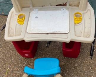 Step 2 Deluxe Art Master Desk.