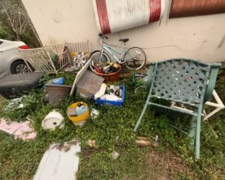 WHITE PATIO SET SOLD