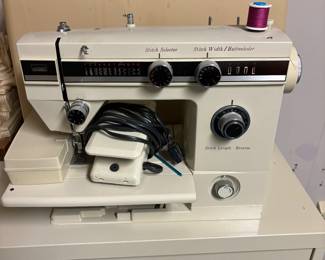 Portable sewing machine