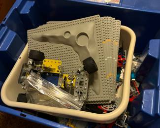 Lots of building plates some lunar 