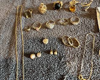 The gold ! Mostly 14k, some 10k. Some diamonds… close ups if these pieces are at the end of the pictures.