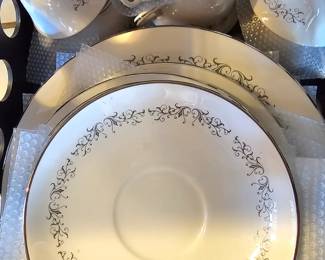 Pierra Gray - Platinum rim 