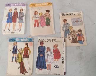 VTG sewing clothing patterns, Simplicity