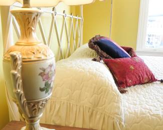 Camelot Room Detail Bed V