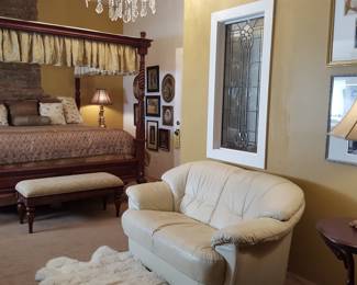 Enchanting Turret Suite King Bed Sitting Area H