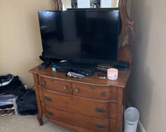 $100 dresser with mirror only