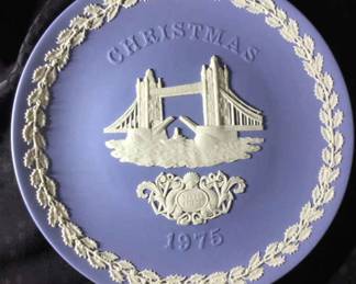 Merry 17 Vintage Wedgewood Tower Bridge Plate Reserve $14