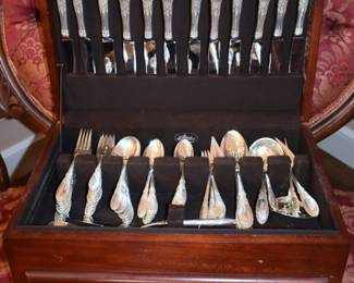 Towle "Old Mirror" 104-piece sterling silver flatware set with serving pieces