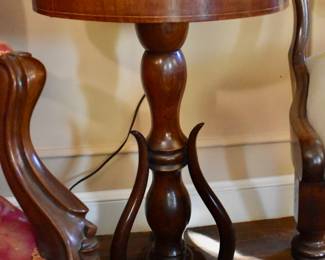 Side table with duck head feet