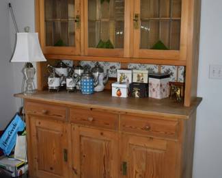 Pine cupboard with stained glass