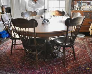 Hastings oak split pedestal table with additional leaves