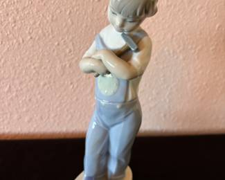 True Legacy Premium: Lladro figurine 