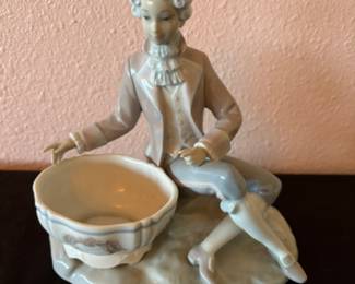 True Legacy Premium: Lladro figurine 