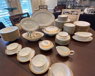 Noritake "Goldridge" china set - 90 pieces