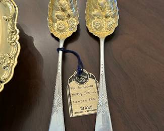 Antique Pair of Georgian Berry Spoons (London 1807)