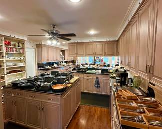 MASSIVE kitchen !!! FULL!