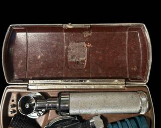 Vintage Welch Allyn Doctor's Otoscope Opthalmoscope with original Bakelite case 