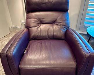 Cantoni motorized leather recliner