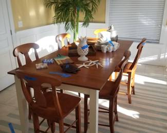 Very handsome high top dining set