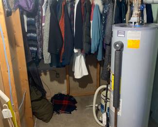 Men’s clothing some vintage
Sizes large - x-large