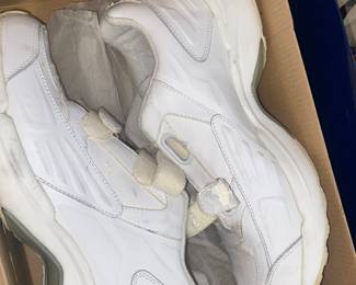 Men’s shoes
Sizes 10-10.5-11