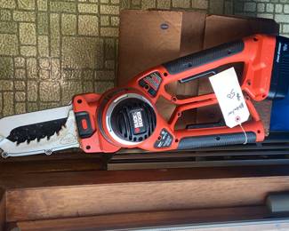 Black and decker saw with extra battery and charger.
It’s works great!