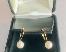 14K gold Pearl pierced earrings 