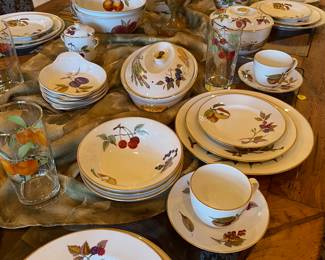 Beautiful dinnerware set