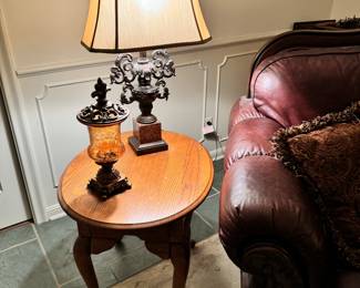 Lamps, end tables. Leather loveseat & chair v