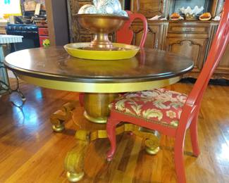 Circular kitchen table