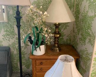 Tomasville oak night stand, floor lamp, table lamp