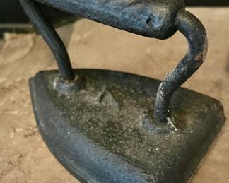 Cast iron hand iron