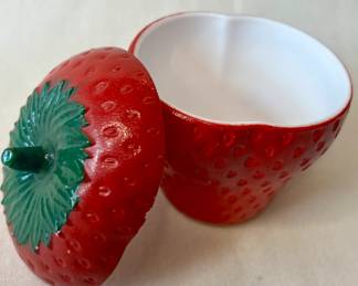 Hazel Atlas strawberry jam covered dish