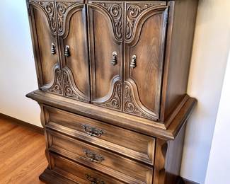 Bedroom armoire