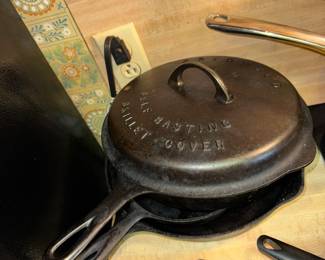 I love this skillet so much that it got another picture.